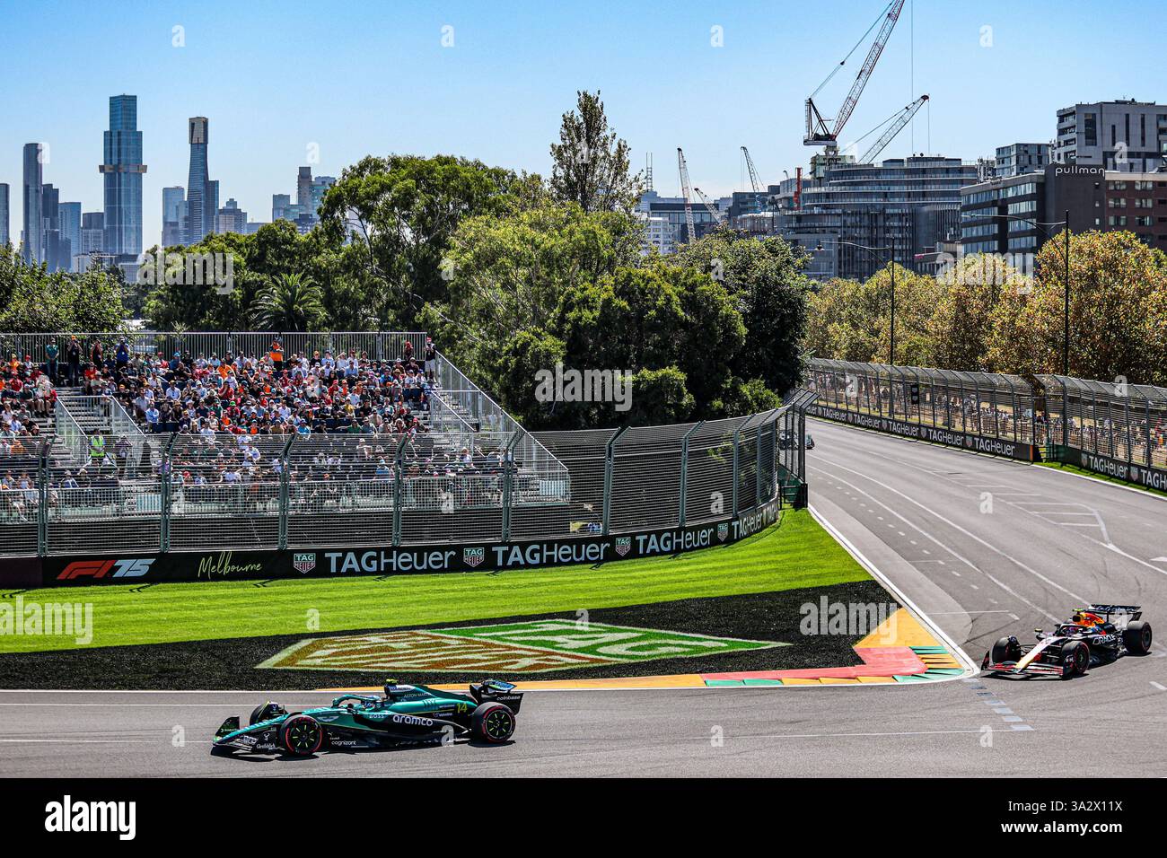 Malbourne, Australien. Februar 2025. 19/2025 - Fernando Alonso (ESP) - Aston Martin Aramco F1-Team - Aston Martin AMR25 - Mercedes während des Freitagstraining des Formel 1 Louis Vuitton Grand Prix 2025 von Australien; Albert Park, Melbourne, Australien, 14. Bis 16. März 2025 (Foto: Alessio de Marco/SIPA USA) Credit: SIPA USA/Alamy Live News Stockfoto