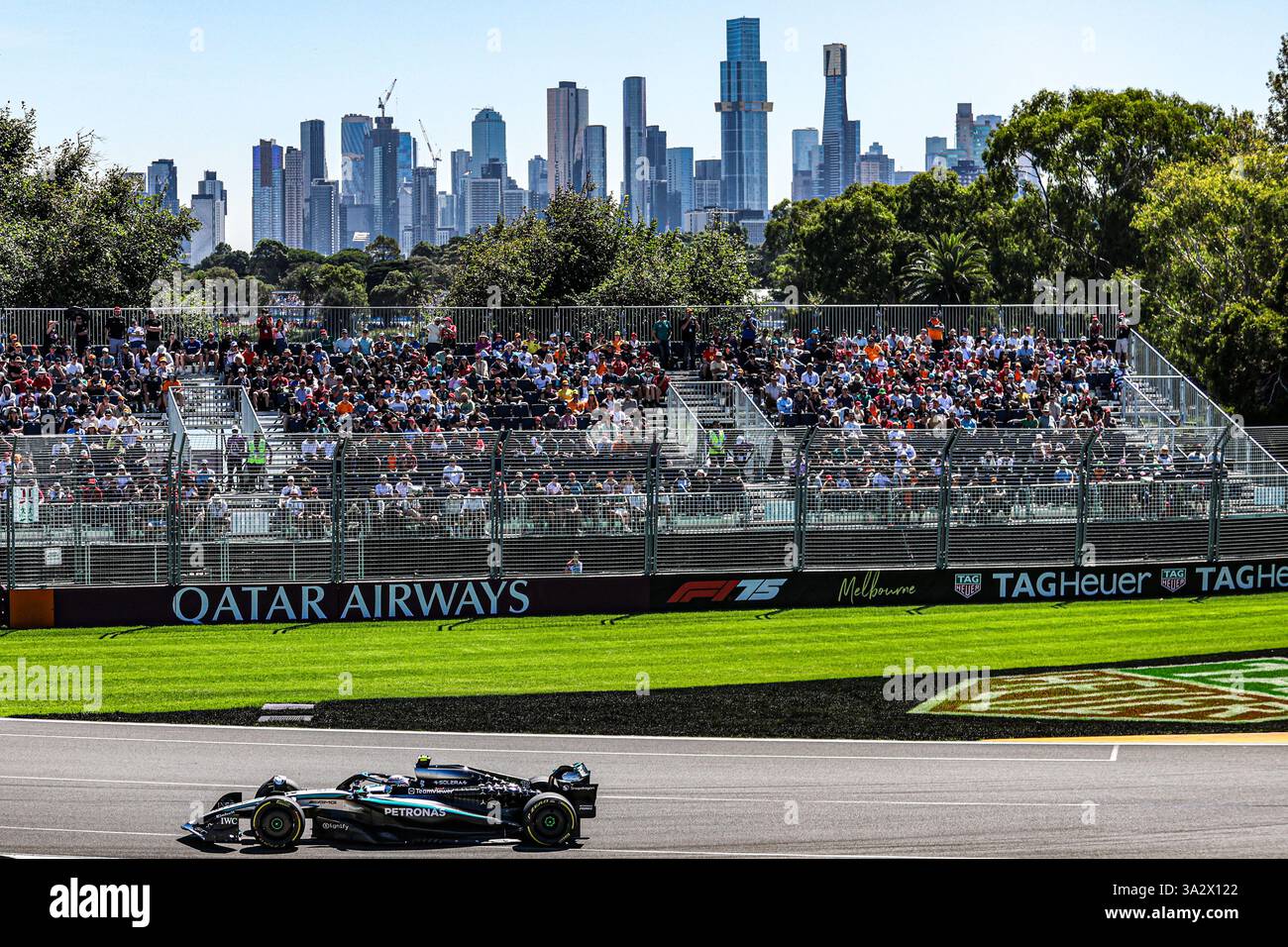 Malbourne, Australien. Februar 2025. 19/2025 - Andrea Kimi Antonelli (ITA) - Mercedes-AMG PETRONAS F1 Team - Mercedes W16 - Mercedes E Performance während der Freitagstraining des Grand Prix 2025 von Louis Vuitton in Australien; Albert Park, Melbourne, Australien, vom 14. Bis 16. März 2025 (Foto: Alessio de Marco/SIPA USA) Credit: SIPA USA/Alamy Live News Stockfoto