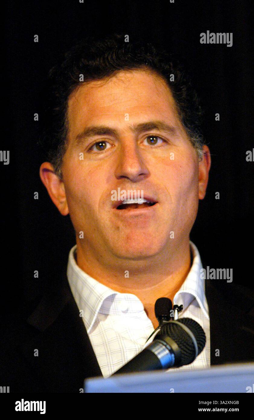 14. August 2002 - K45324AR. MICHAEL DELL, PRESSEKONFERENZ, DIE NEUESTEN COMPUTER UND FERNSEHEN VON DELL ZU ENTHÜLLEN. . THE RITZ-CARLTON NEW YORK CITY. .09-28-2005. ANDREA RENAULT / 2005. (Kredit-Bild: © Globe Photos/ZUMAPRESS.com) Stockfoto