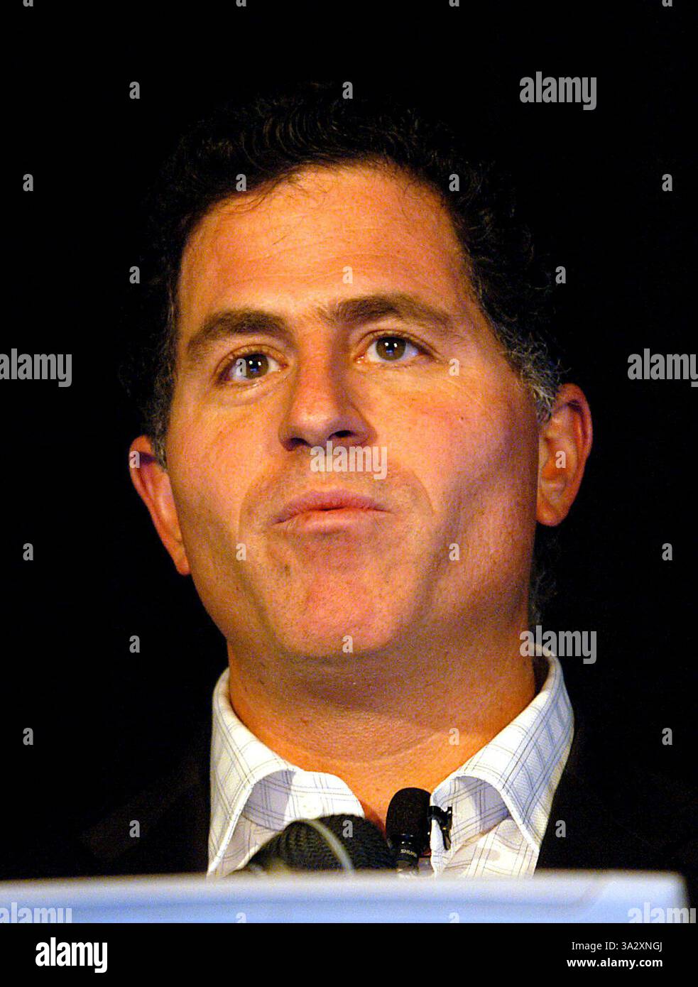 14. August 2002 -. K45324AR. MICHAEL DELL, PRESSEKONFERENZ, DIE NEUESTEN COMPUTER UND FERNSEHEN VON DELL ZU ENTHÜLLEN. . THE RITZ-CARLTON NEW YORK CITY. .09-28-2005. ANDREA RENAULT / 2005. (Kredit-Bild: © Globe Photos/ZUMAPRESS.com) Stockfoto