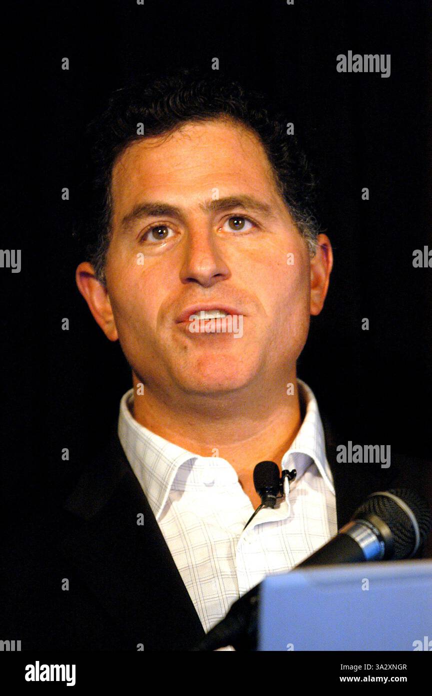14. August 2002 - K45324AR. MICHAEL DELL, PRESSEKONFERENZ, DIE NEUESTEN COMPUTER UND FERNSEHEN VON DELL ZU ENTHÜLLEN. . THE RITZ-CARLTON NEW YORK CITY. .09-28-2005. ANDREA RENAULT / 2005. (Kredit-Bild: © Globe Photos/ZUMAPRESS.com) Stockfoto
