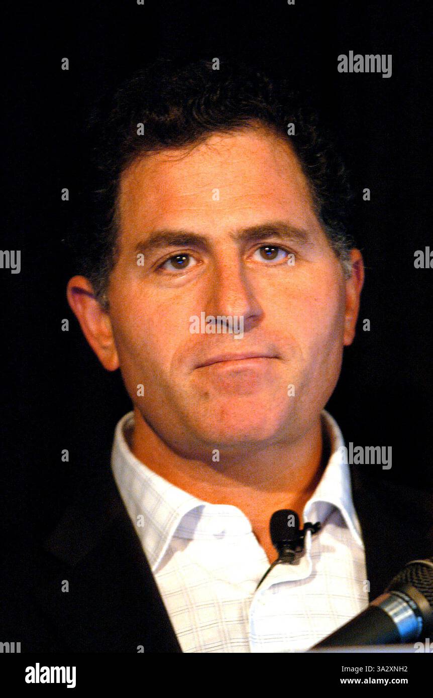 14. August 2002 - K45324AR. MICHAEL DELL, PRESSEKONFERENZ, DIE NEUESTEN COMPUTER UND FERNSEHEN VON DELL ZU ENTHÜLLEN. . THE RITZ-CARLTON NEW YORK CITY. .09-28-2005. ANDREA RENAULT / 2005. (Kredit-Bild: © Globe Photos/ZUMAPRESS.com) Stockfoto