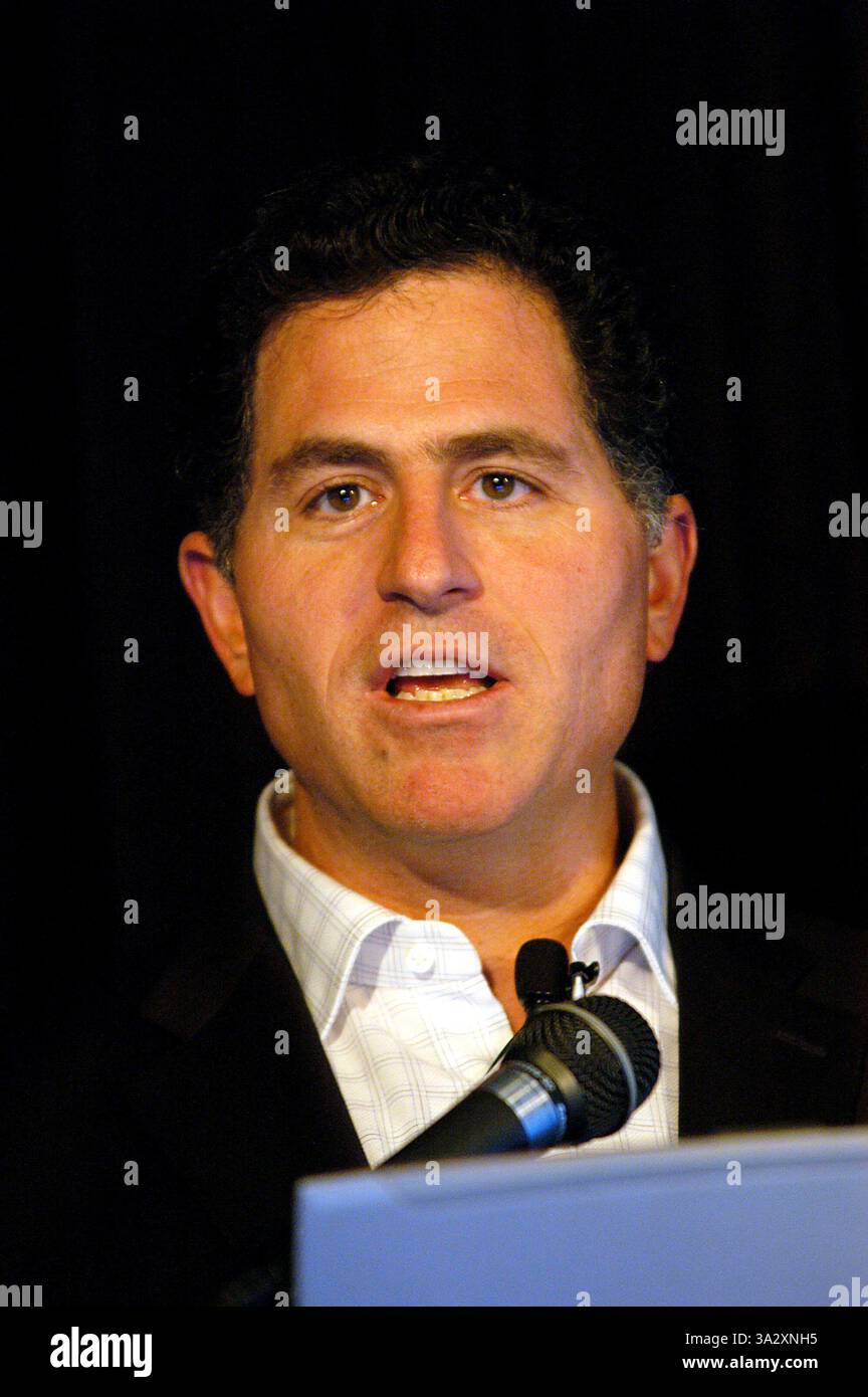14. August 2002 - K45324AR. MICHAEL DELL, PRESSEKONFERENZ, DIE NEUESTEN COMPUTER UND FERNSEHEN VON DELL ZU ENTHÜLLEN. . THE RITZ-CARLTON NEW YORK CITY. .09-28-2005. ANDREA RENAULT / 2005. (Kredit-Bild: © Globe Photos/ZUMAPRESS.com) Stockfoto