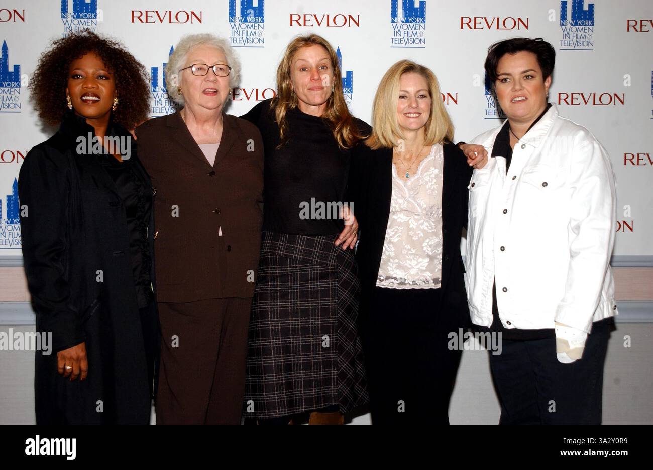 12. Dezember 2002 - K28033AR 2002 MUSE MITTAGESSENS. HILTON NEW YORK, NEW YORK 12.12.2002. ANDREA RENAULT / 2002.ALFRE WOODARD. LOIS SMITH. FRANCES MCDORMAND. KATE MCENROE. ROSIE O' DONNELL. (Kredit-Bild: © Globe Photos/ZUMAPRESS.com) Stockfoto