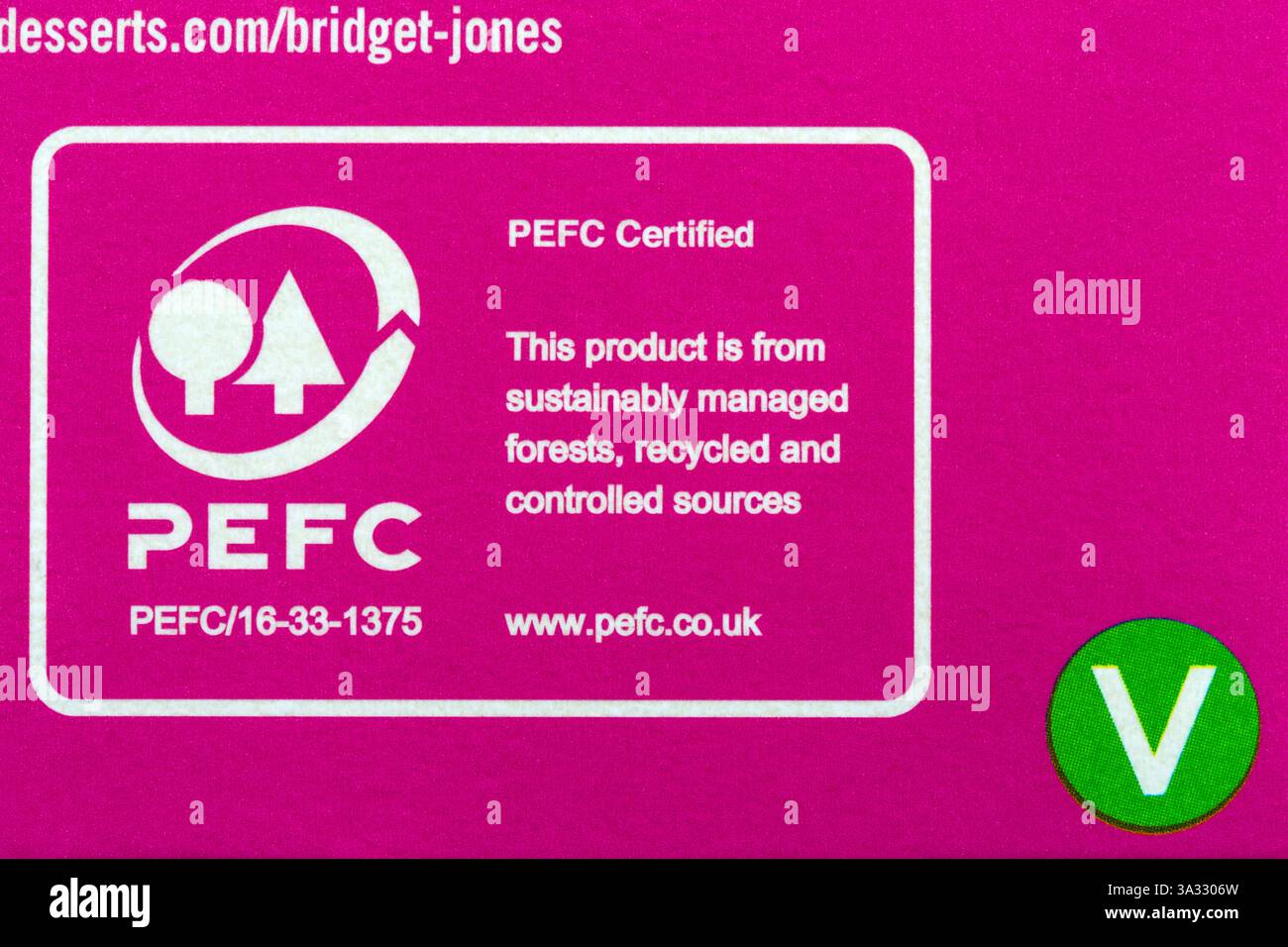 PEFC-zertifizierte Details auf der Schachtel mit GU Cheesecake Speculoos Puddings Stockfoto