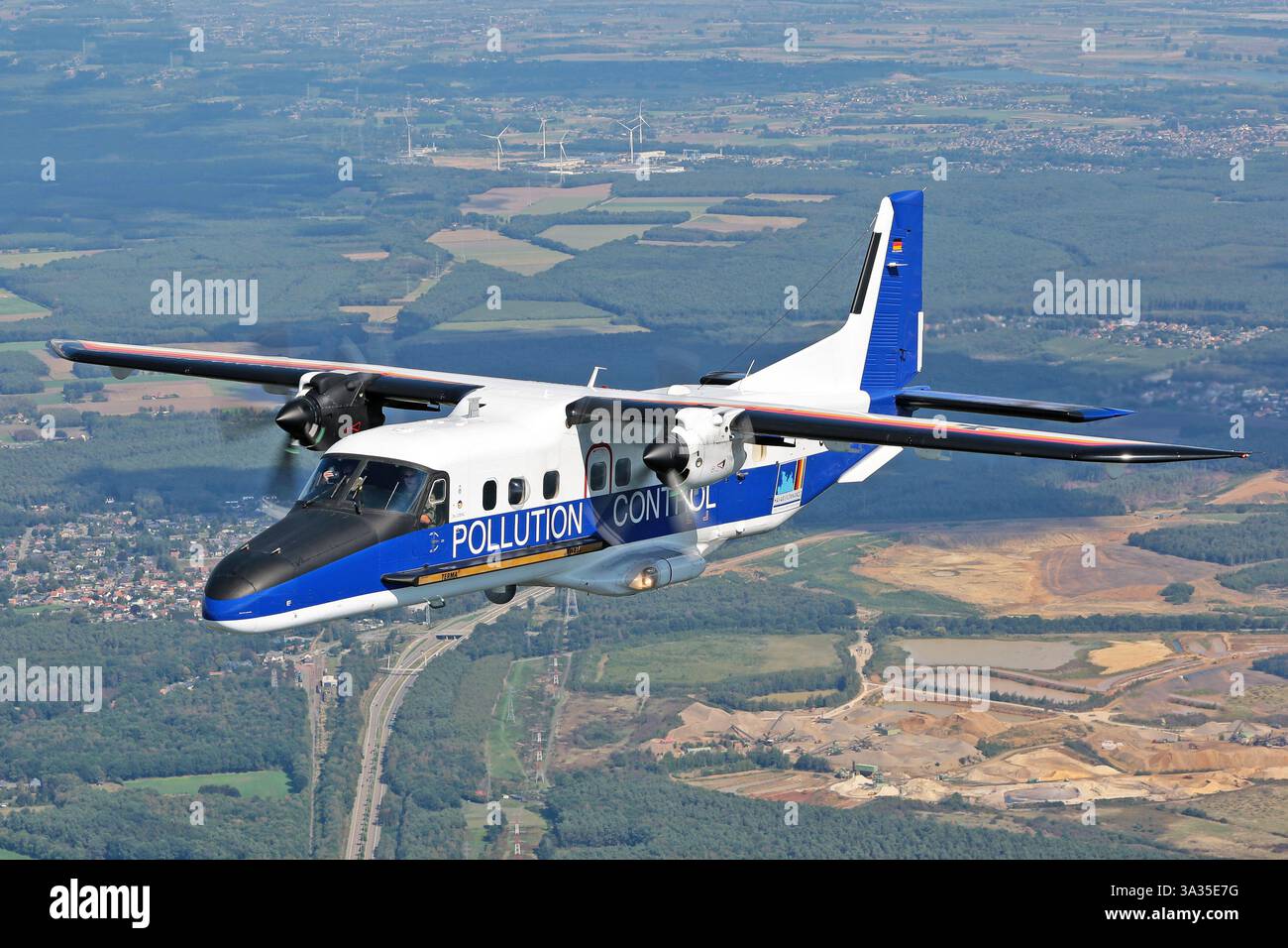 Die Deutsche Marine Dornier DO-228-212NG, Reg 57-05, ist ein Spezialflugzeug für die Verschmutzungskontrolle und Umweltüberwachung in Meeresumwelt. Sie unterstützt Überwachungs- und Schutzmaßnahmen. Stockfoto