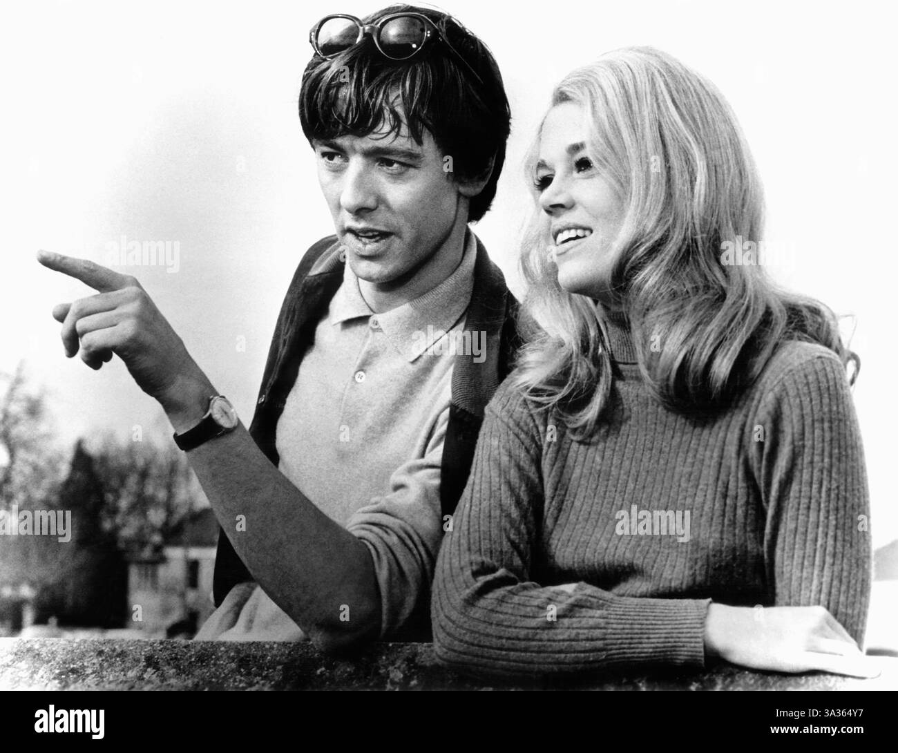 Peter McEnery, Jane Fonda, am Set des Films, „das Spiel ist vorbei“ (alias La Curee), 1966 (Bild: © JT Vintage via ZUMA Press Wire) Stockfoto