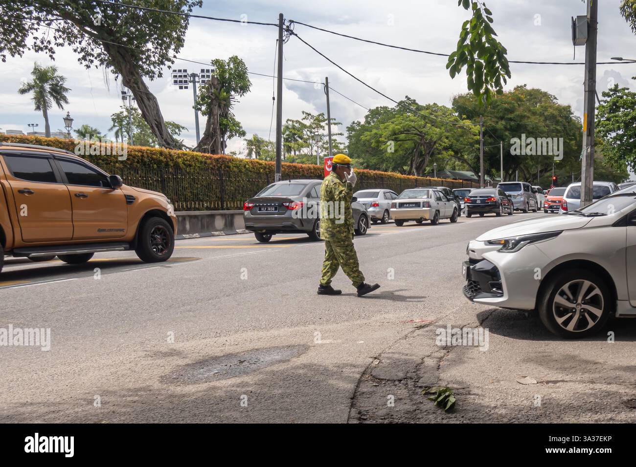 Verkehrspolizisten sind Polizeibeamte, die den Verkehr verwalten, Klang, Malaysia, Asien Stockfoto