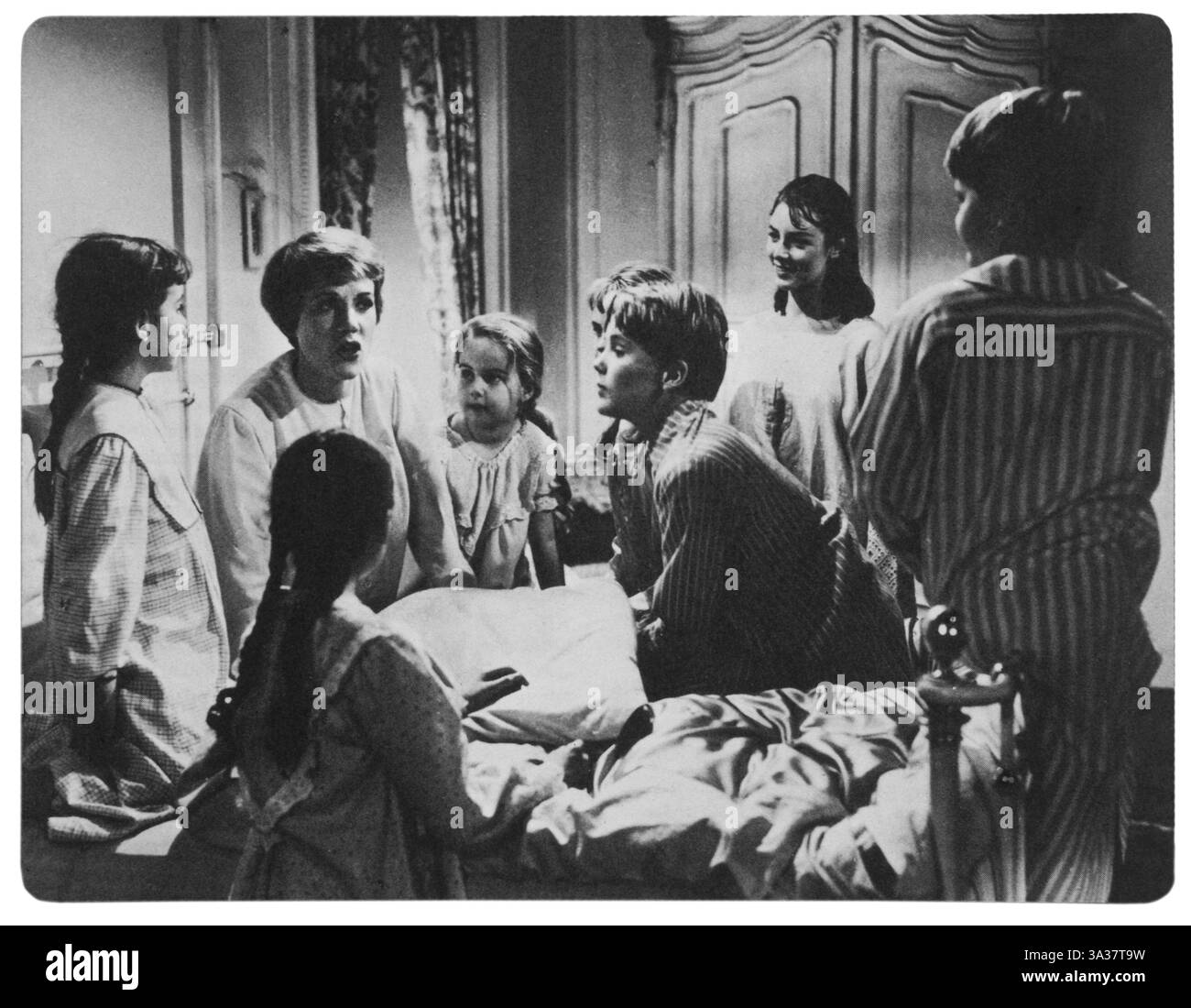 Juli 2014: Julie Andrews and Children, am Set des Films, „The Sound of Music“, 1965 (Bild: © Glasshouse/ZUMA Wire) Stockfoto