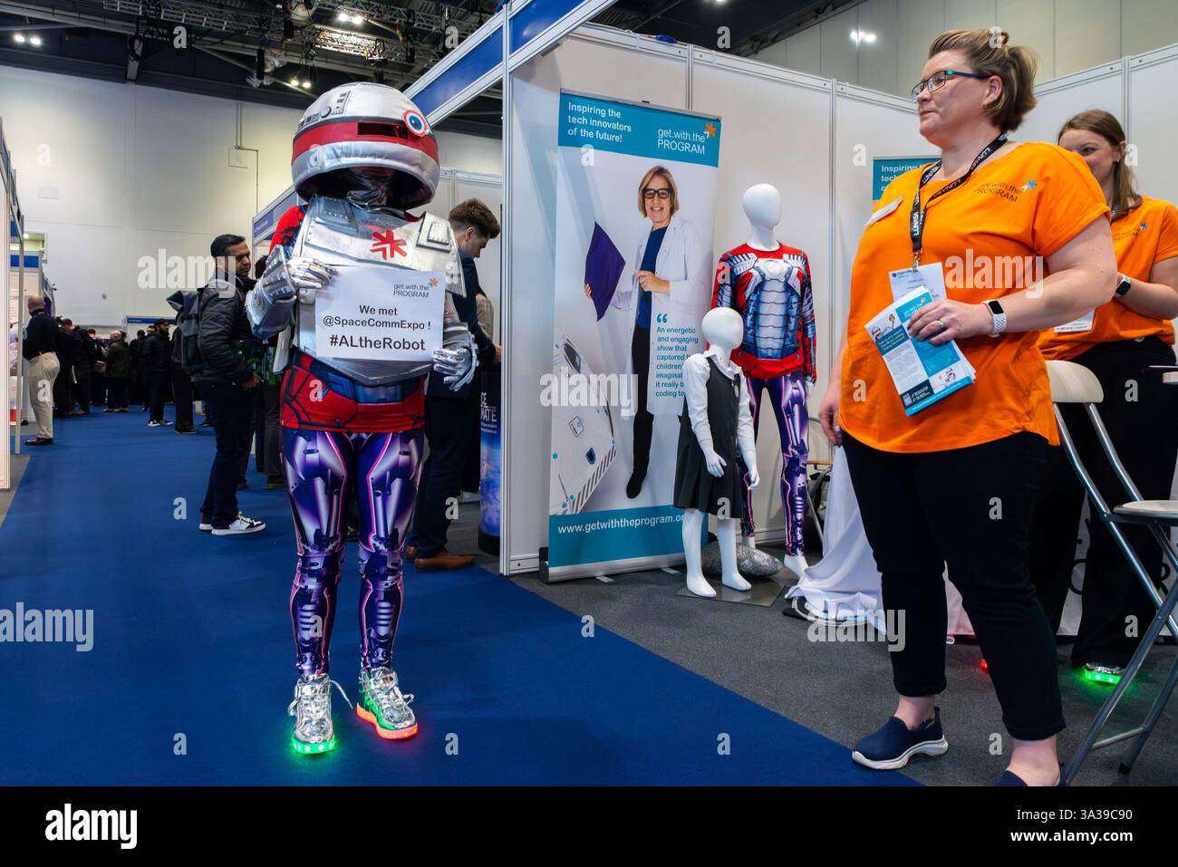 Nutzen Sie den Programmständer auf der Space-Comm Expo in Excel London, Großbritannien. Stockfoto