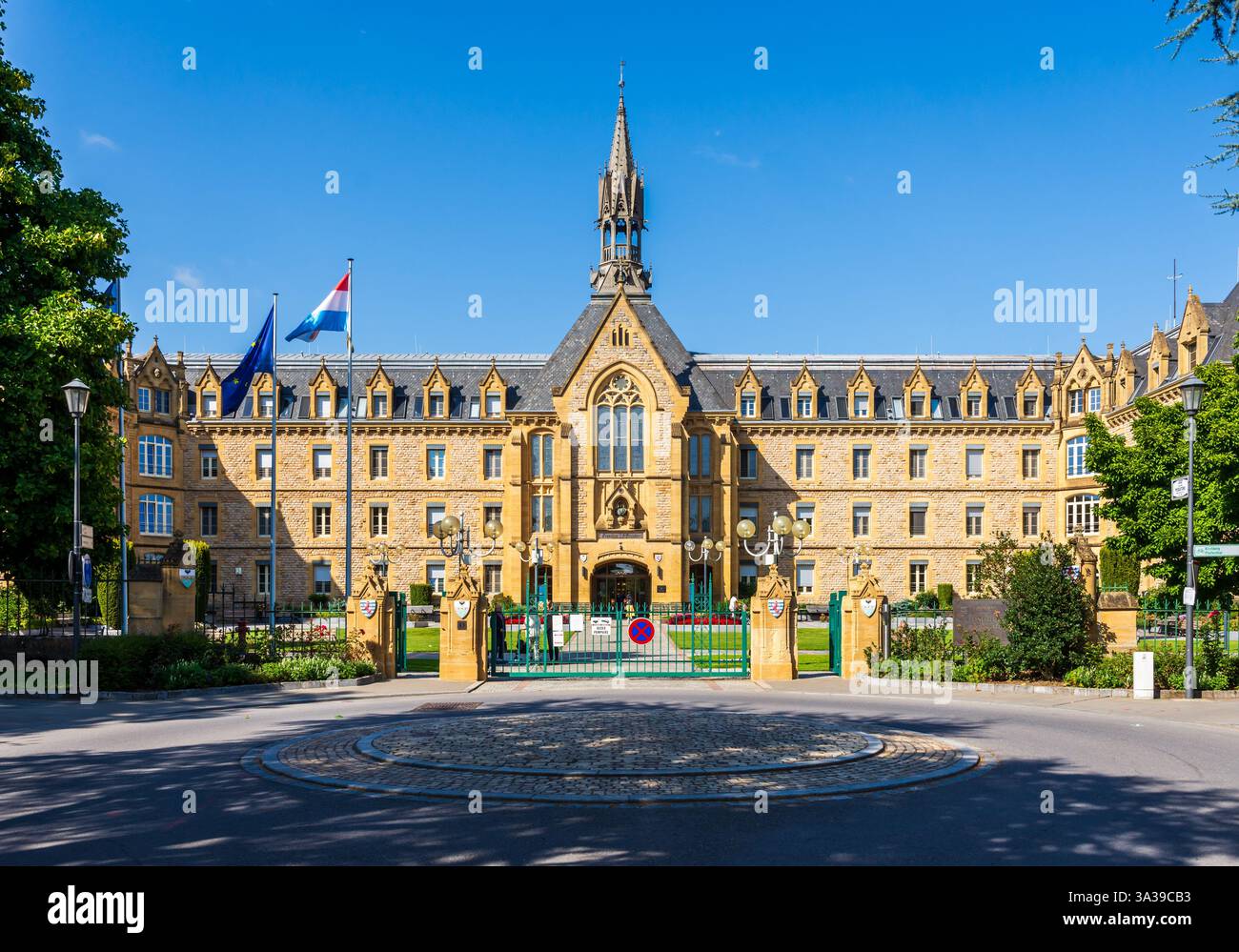 Das Gebäude der Stiftung Pescatore in Luxemburg-Stadt ist ein Altersheim, das 1892 durch ein Erbe von Jean-Pierre Pescatore an die Stadt erbaut wurde. Stockfoto