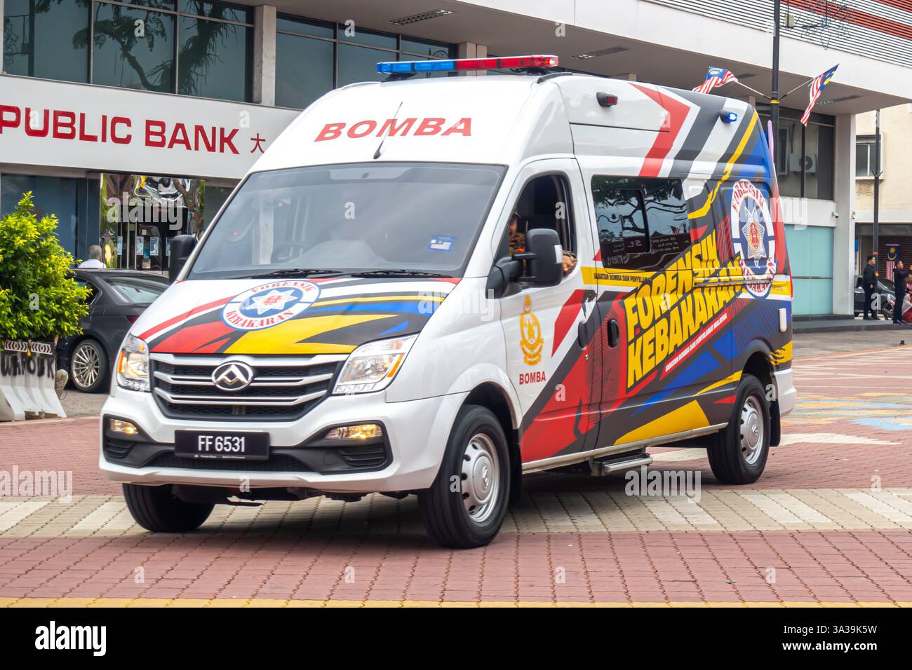 Fahrzeug der Feuerwehr und Rettungsabteilung von Malaysia (Jabatan Bomba dan Penyelamat Malaysia, JBPM), ist ein forensischer Feueruntersuchungswagen Stockfoto