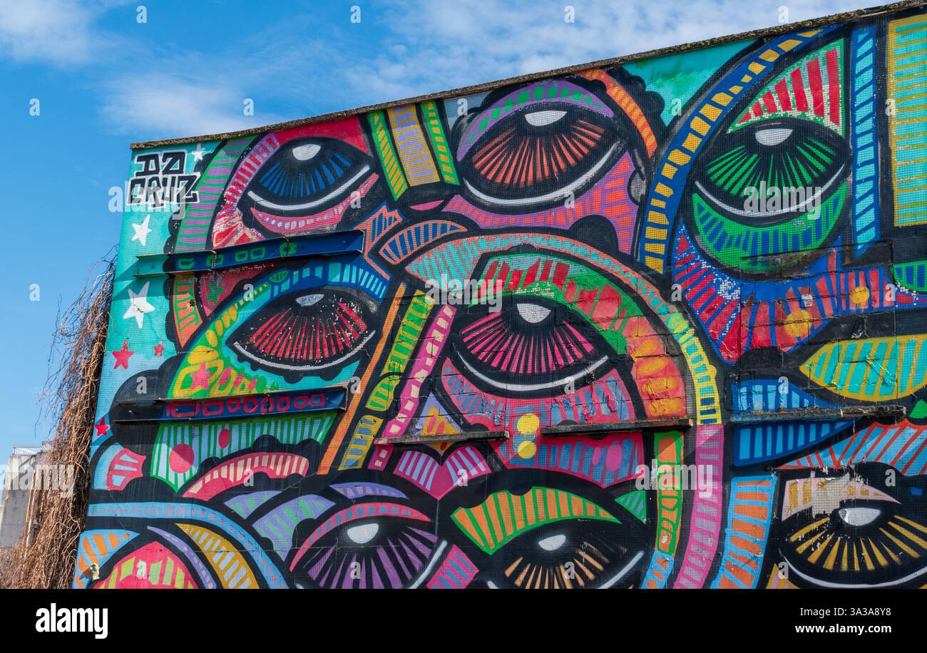 Paris, Frankreich - 03 07 2025 : Straßenkunst auf der Ourcq-Straße Stockfoto