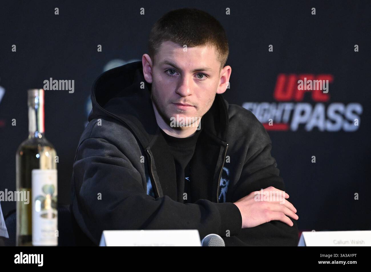 New York, USA. März 2025. Der irische Boxer Callum Walsh (l), WBC Super Welterweight Continental Americas Champion, nimmt an einer letzten Pressekonferenz vor dem Kampf gegen Dean Sutherland am Sonntag, Madison Square Garden, New York, NY, Teil. 2025. (Foto: Anthony Behar/SipaUSA) Credit: SIPA USA/Alamy Live News Stockfoto