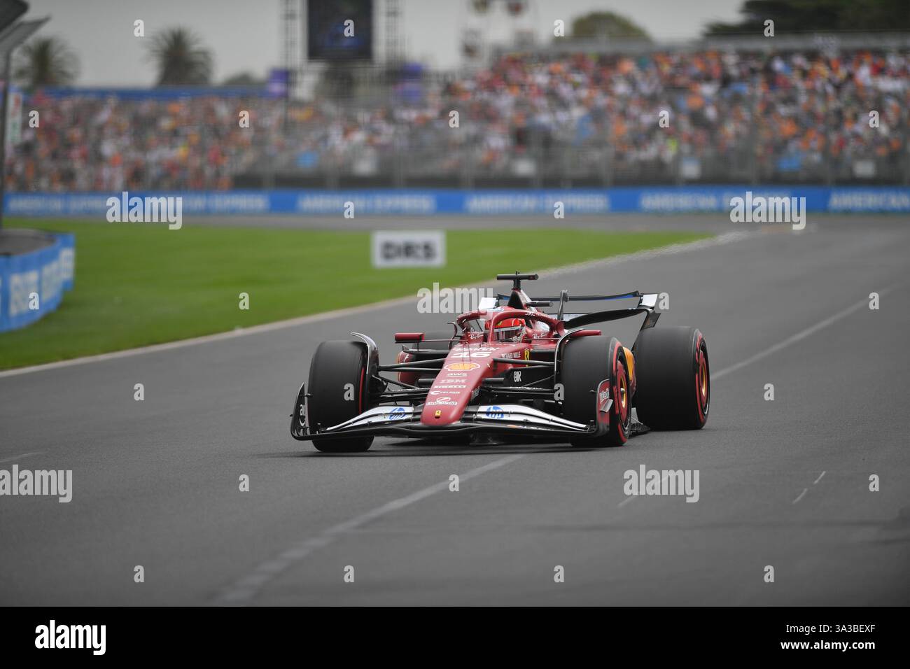 MELBOURNE, AUSTRALIEN, 15. März 2025. Im Bild: Ferrari Formel-1-Pilot Charles Leclerc (MCO) 16, der im Qualifying für das Rennen am Sonntag während des Freien Trainings 3 bei der australischen Runde der Formel-1-Weltmeisterschaft 2025 den 7. Platz belegte. Karl Phillipson / Alamy Live News Stockfoto