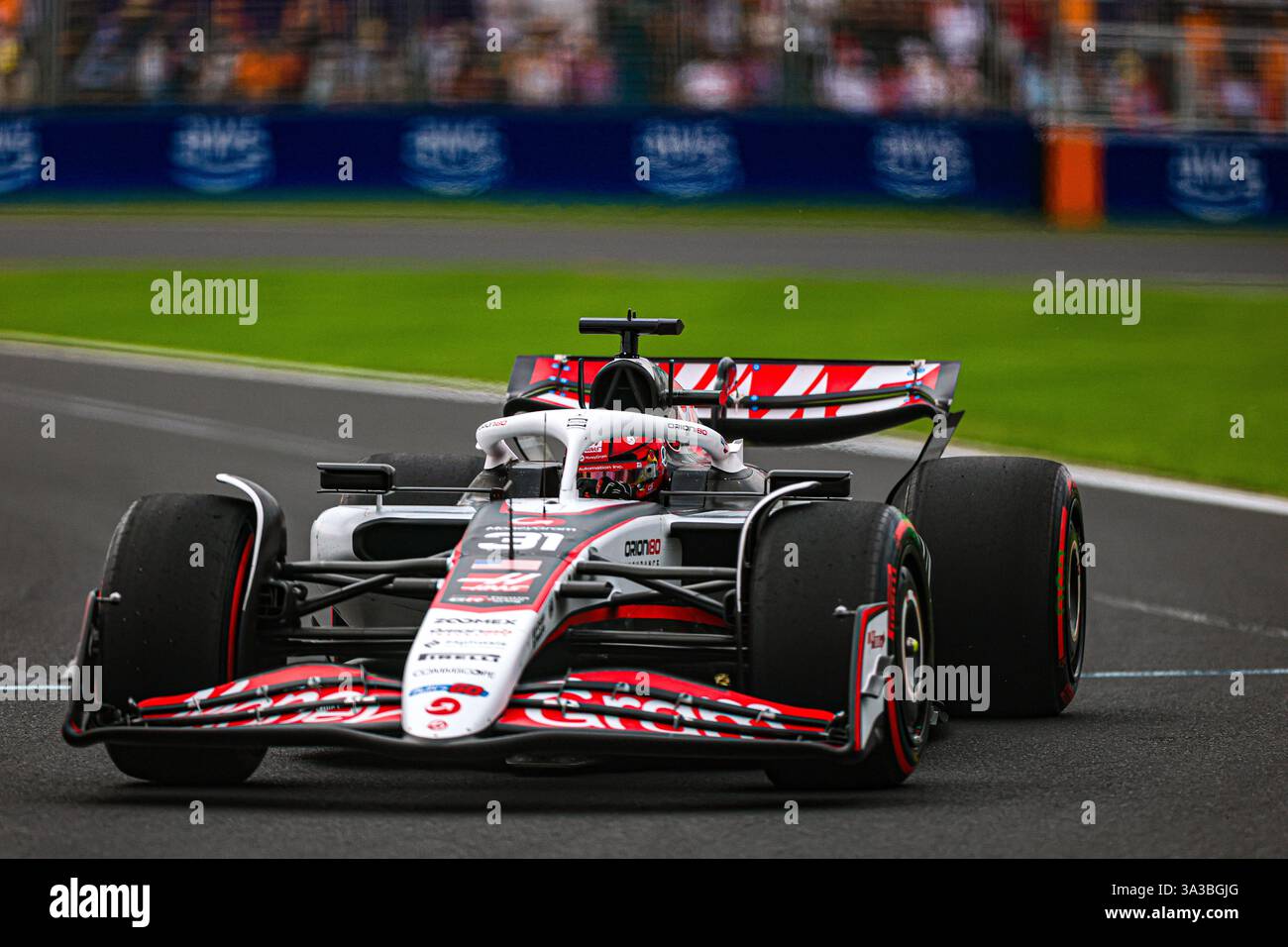 Malbourne, Australien. Februar 2025. Esteban Ocon (FRA) - Haas F1 Team - Haas VF-25 - Ferrari während der Qualifikationsrunde des Grand Prix 2025 von Louis Vuitton in Australien; Albert Park, Melbourne, Australien, 14. Bis 16. März 2025 Credit: Alessio de Marco/Alamy Live News Stockfoto