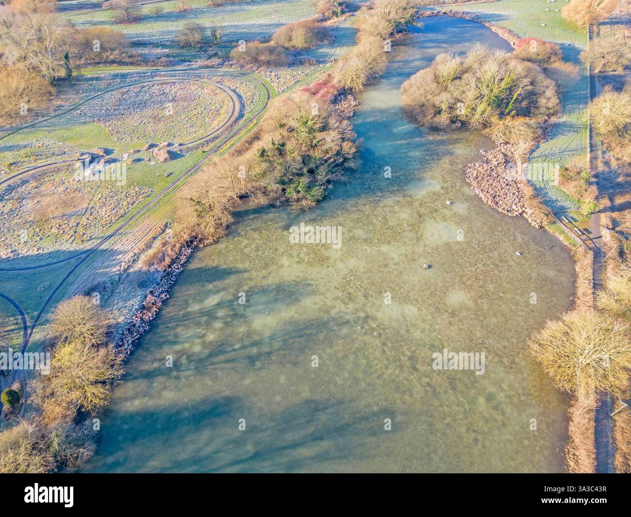 Aus der Vogelperspektive des leatherhead Lake Fetcham Mühlenteichs in surrey Stockfoto