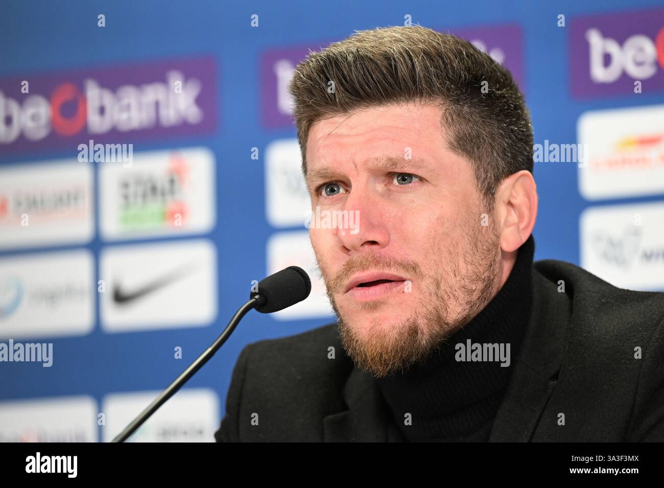 Genk, Belgien. März 2025. Cheftrainer Sebastien Pocognoli von Union, das während der Pressekonferenz nach dem Spiel der Jupiler Pro League Saison 2024 - 2025 30 zwischen KRC Genk und Royale Union Saint-Gilloise am 15. März 2025 in Genk, Belgien, gezeigt wurde. (Foto: David Catry/Isosport/Content Curation/SIPA USA) Credit: SIPA US/Alamy Live News Stockfoto