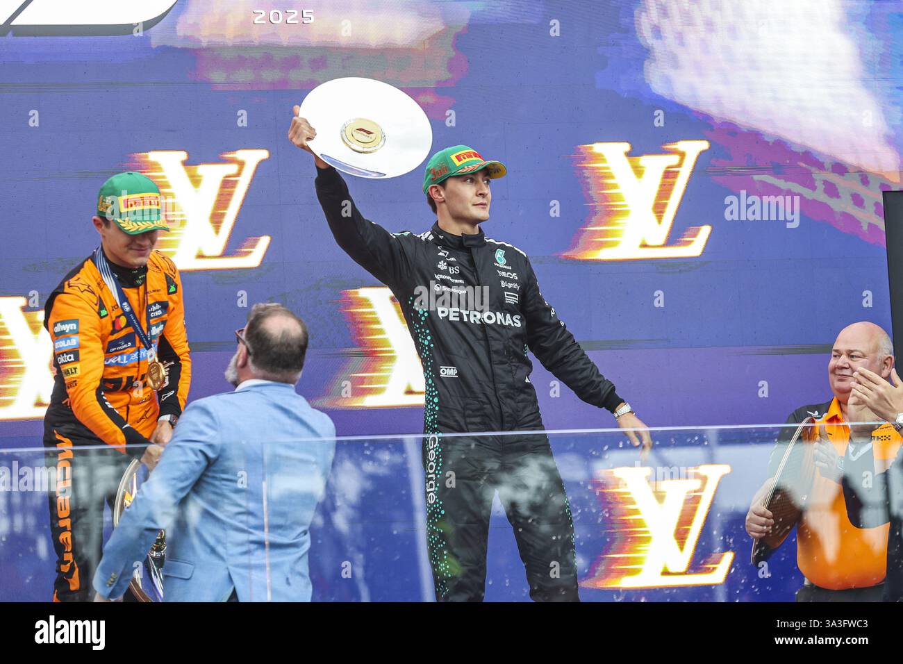 RUSSELL George (gbr), Mercedes AMG F1 Team W16, Porträt, Podium während des Formel 1 Louis Vuitton Australian Grand Prix 2025, 1. Runde der FIA Formel 1 Weltmeisterschaft 2025 vom 14. Bis 16. März 2025 auf dem Albert Park Grand Prix Circuit in Melbourne, Australien Stockfoto