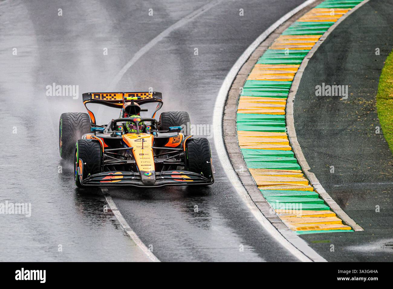 Melbourne, Australien. März 2025. Lando Norris (GBR) - McLaren Formel-1-Team - McLaren MCL39 - Mercedes während des Formel-1-Rennens Louis Vuitton Australian Grand Prix 2025; Albert Park, Melbourne, Australien, 14. Bis 16. März 2025 Credit: Alessio de Marco/Alamy Live News Stockfoto