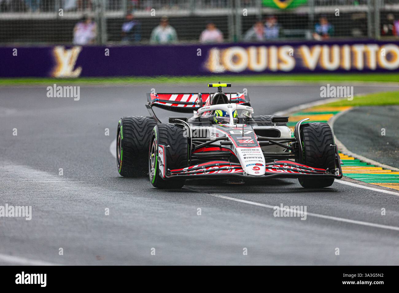 Oliver Bearman (GBR) - Haas F1-Team während des Formel-1-Rennens Louis Vuitton Australian Grand Prix 2025; Albert Park, Melbourne, Australien. , . Vom 14. Bis 16. März 2025 (Foto: Alessio de Marco/SIPA USA) Credit: SIPA USA/Alamy Live News Stockfoto