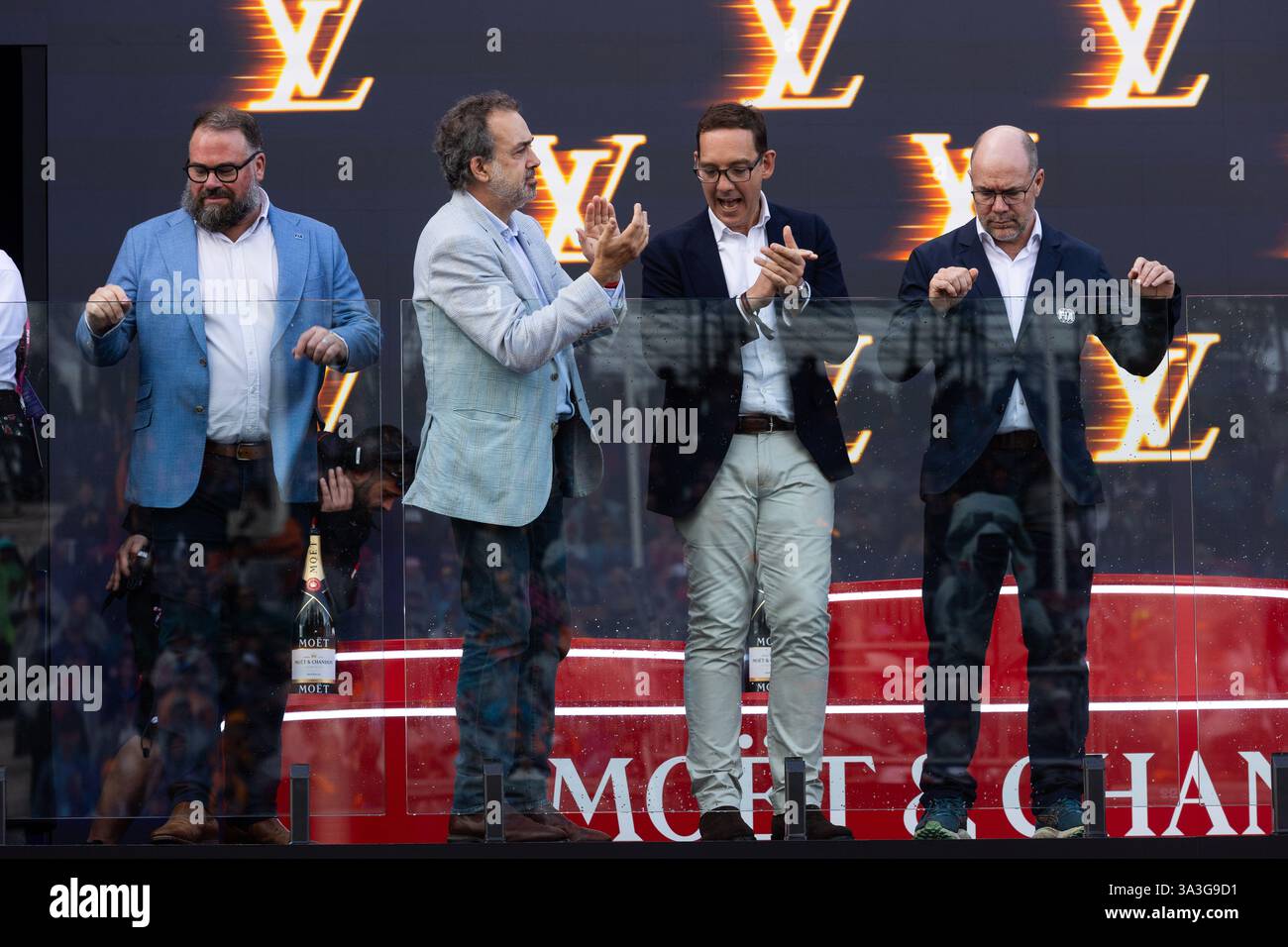 VIPs Podium beim Formel-1-Louis Vuitton Australian Grand Prix 2025, 1. Runde der FIA Formel-1-Weltmeisterschaft 2025 vom 14. Bis 16. März 2025 auf dem Albert Park Grand Prix Circuit in Melbourne, Australien Stockfoto