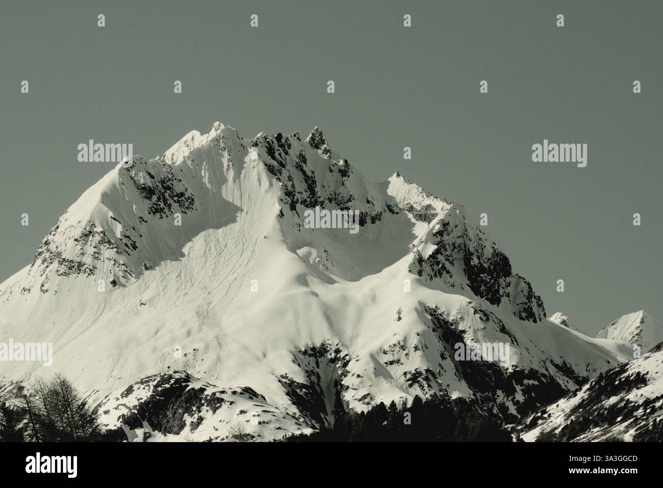 Berggipfel Monte del Forno und Pizzi dei Rossi, Oberengadiner Tal, Schweiz Stockfoto
