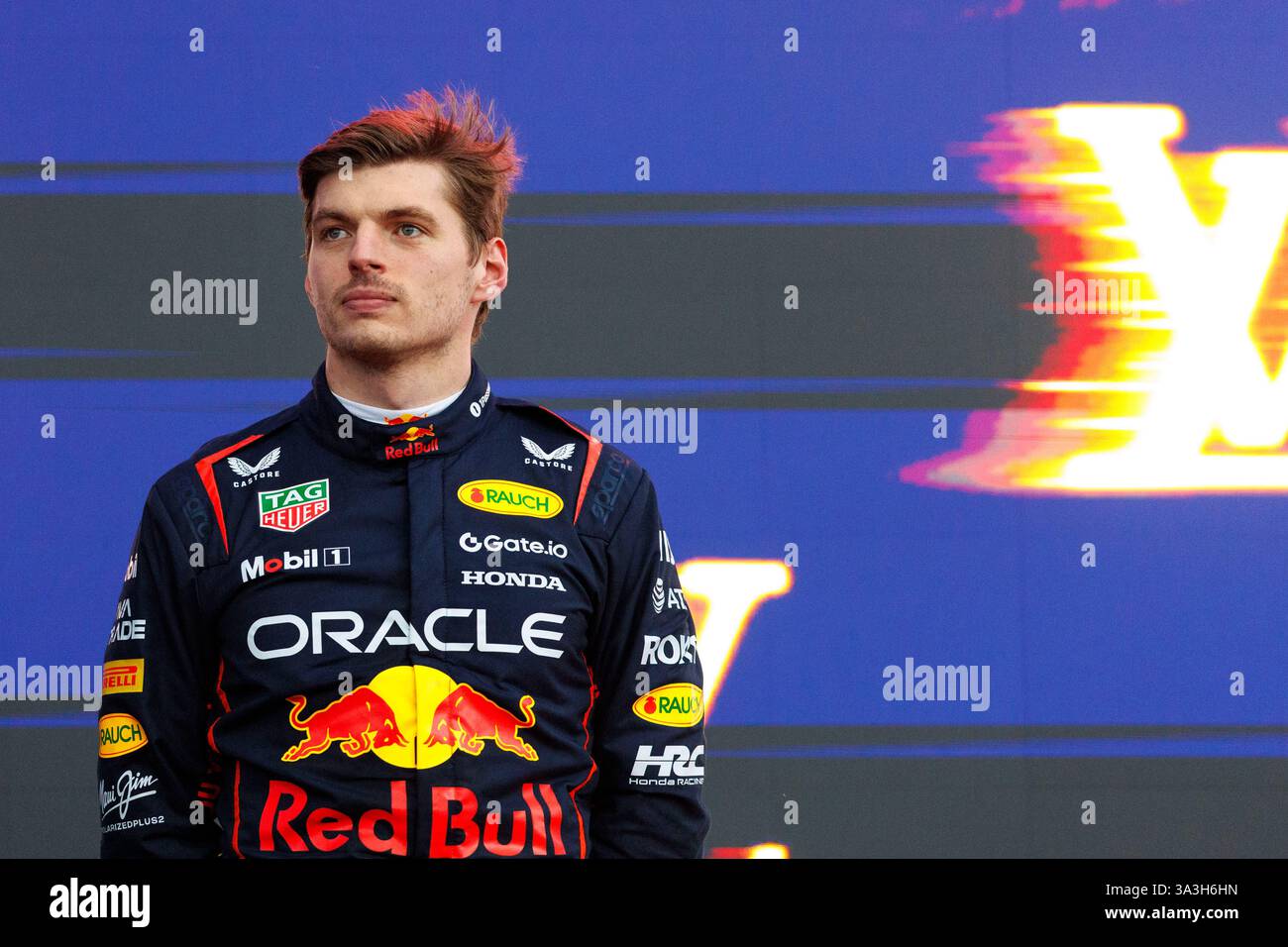 Melbourne, Victoria, Australien. 16. März 2025; Melbourne Grand Prix Circuit, Melbourne, Victoria, Australien; Formel-1-Grand-Prix von Australien; Renntag; 2. Platzierter Oracle Red Bull Pilot Max Verstappen auf dem Podium nach dem Rennen Credit: Action Plus Sports Images/Alamy Live News Stockfoto