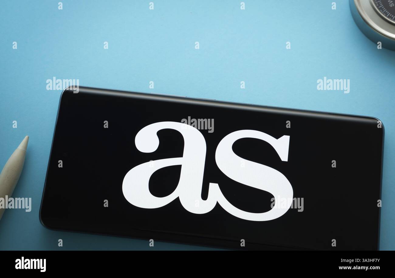 Das Logo der spanischen Zeitung AS wird auf einem Smartphone-Bildschirm angezeigt Stockfoto