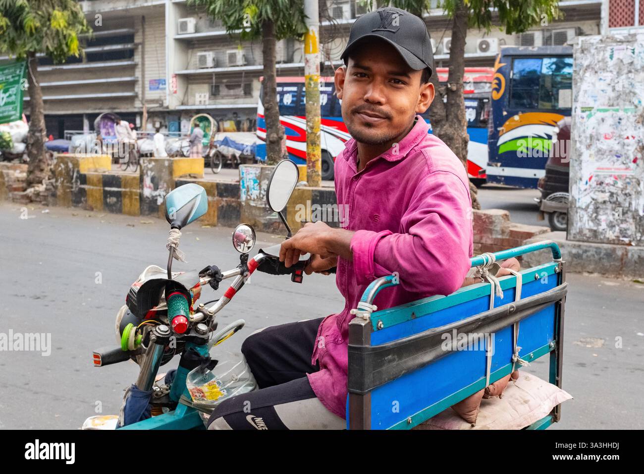 Tuk-Tuk-Fahrer, Chattogram, Bangladesch Stockfoto