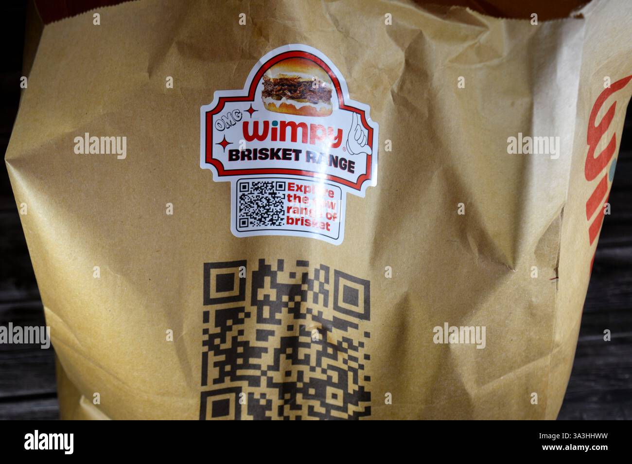 Kairo, Ägypten, 13. Februar 2025: Wimpy ist ein historisches Hamburger-Restaurant, das von der Popeye-Zeichentrickfigur inspiriert wurde und seinen cl serviert Stockfoto