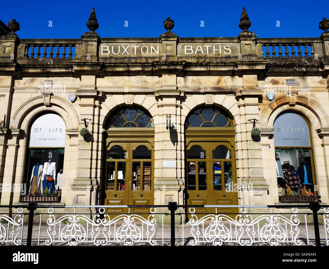 Cavendish Arcade Boutique-Einkaufspassage im ehemaligen Buxton Baths Gebäude Buxton Derbyshire England Stockfoto