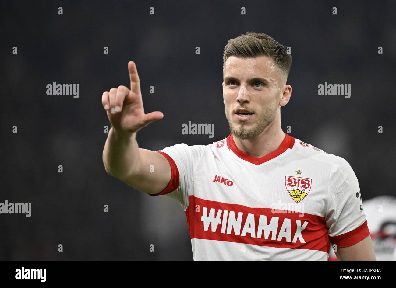 Torfeier Ermedin Demirovic VfB Stuttgart (09) Gestengeste MHPArena, MHP Arena Stuttgart, Baden-Württemberg, Deutschland, Europa Stockfoto