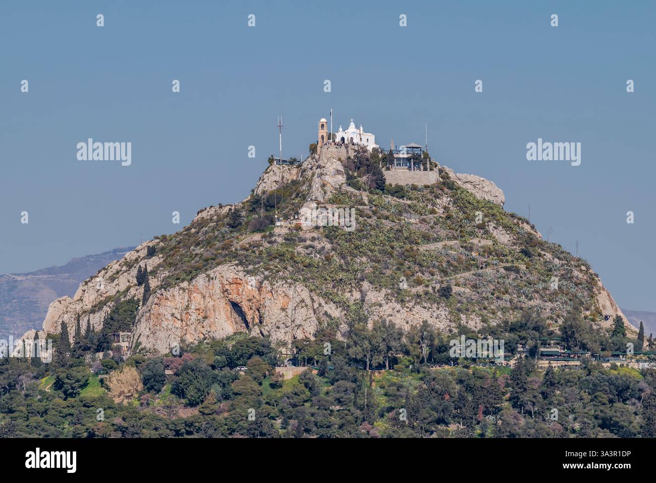 Der Lycabettus von der Akropolis von Athen aus gesehen Stockfoto