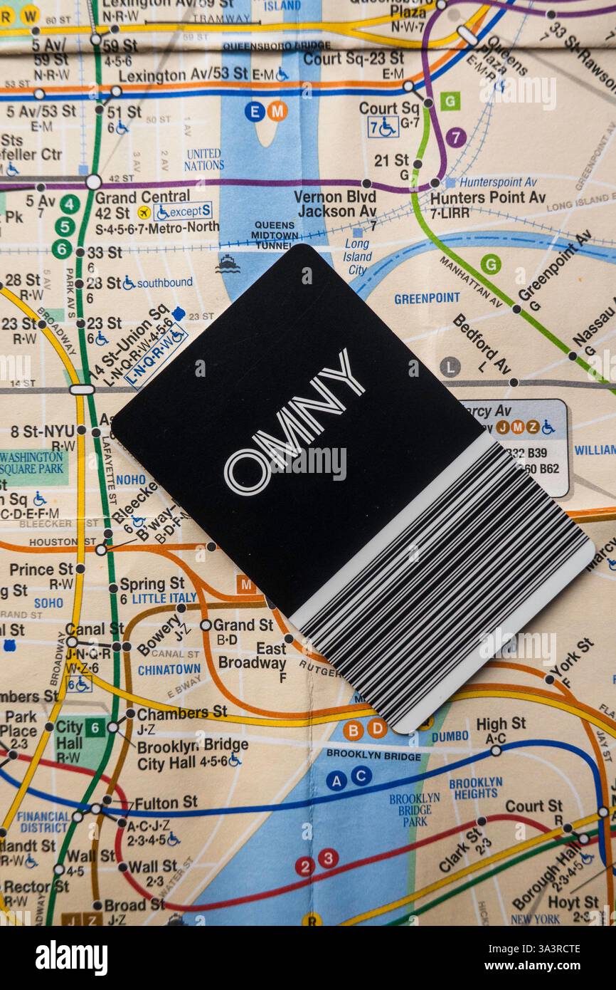 OMNY ist ein neues, bequemes Tarifzahlungssystem für den Großraum New York City, 2025, USA Stockfoto