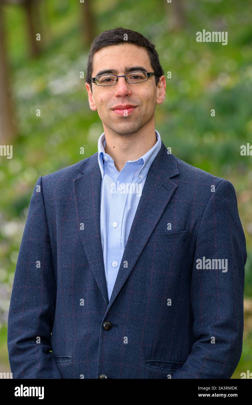 Dr. Thomas Farrugia, Gründer und CEO des Insekten-Genetikunternehmens Beta Bugs, in den Princes Street Gardens, Edinburgh, Schottland, UK Stockfoto