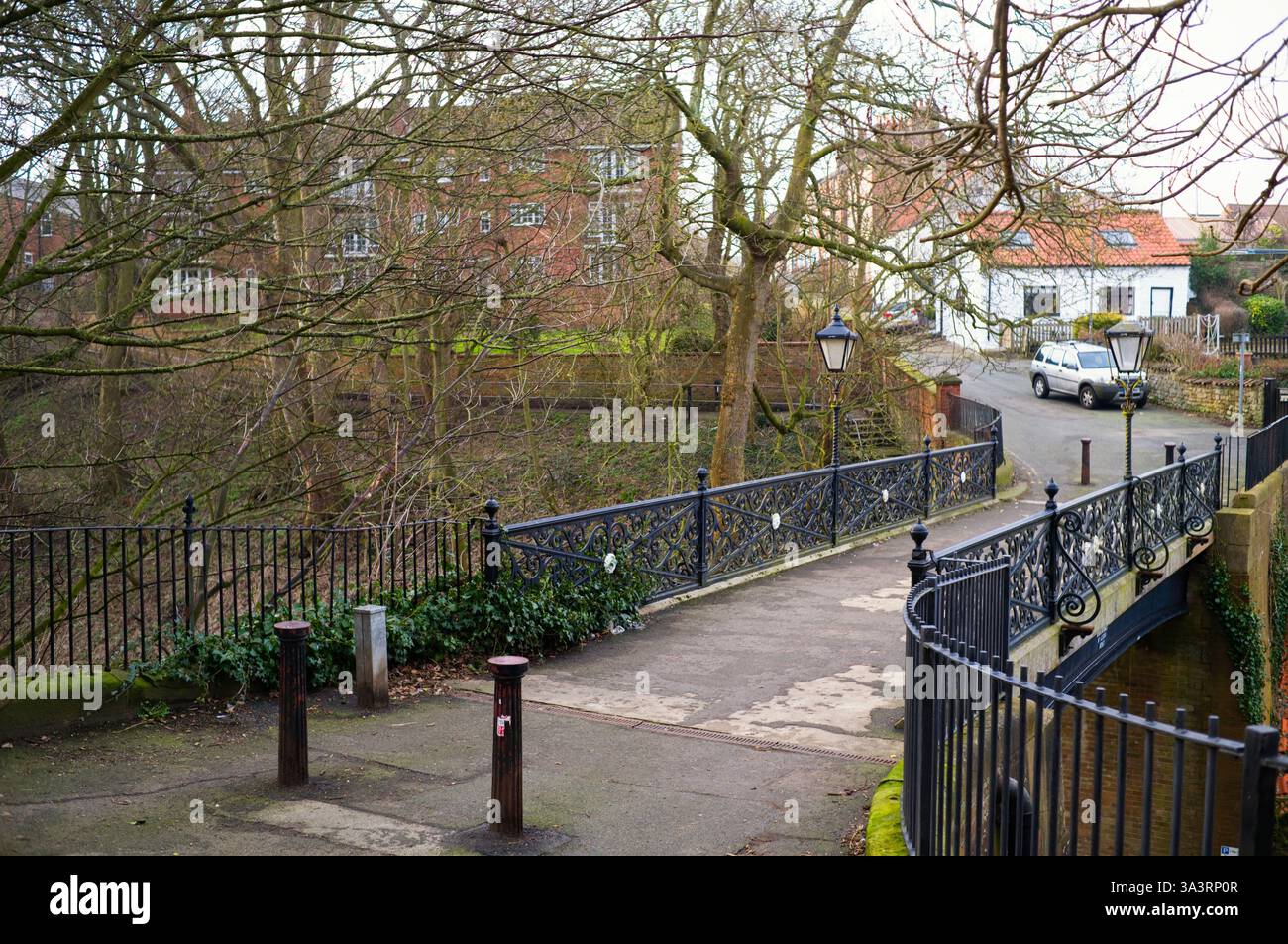 Ehemalige Eisenbahnbrücke, heute als Fußgängerbrücke über Church Ravine in Filey Stockfoto