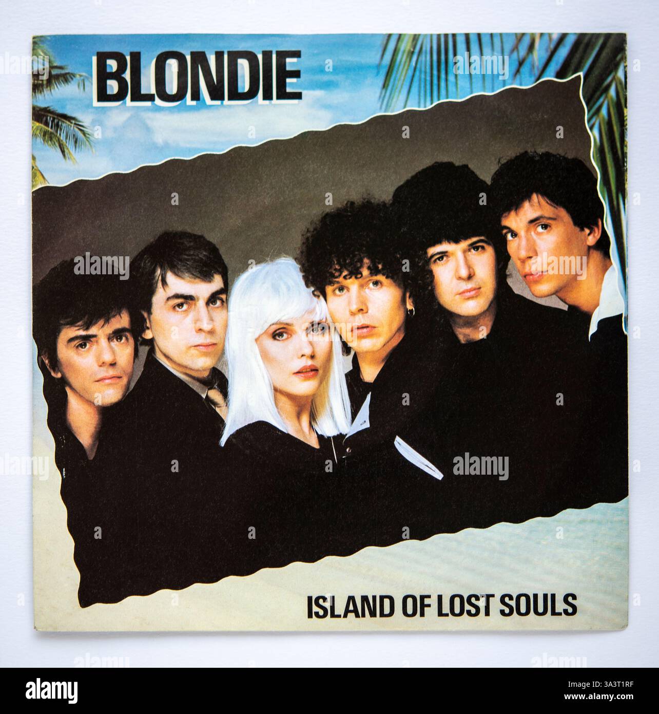 Cover der Sieben Inch Single Version von Island of Lost Souls von Blondie, die 1982 veröffentlicht wurde Stockfoto