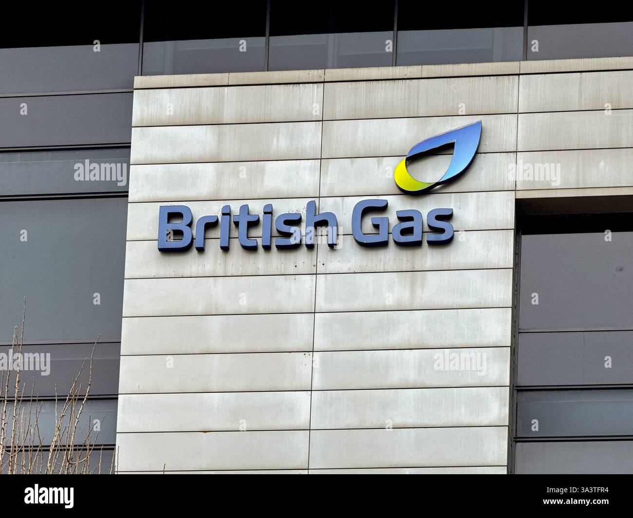 Cardiff, Wales, Großbritannien - 13. Februar 2025: Außenansicht der Büros von British Gas im Stadtzentrum von Cardiff - Smartphone-aufgenommenes Stockfoto