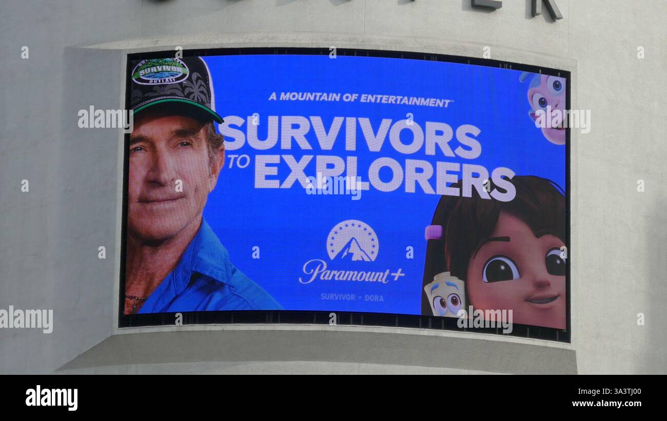 Los Angeles, Kalifornien, USA 16. März 2025 Jeff Probst überlebte am 16. März 2025 die Werbetafel Dora the Explorers in Los Angeles, Kalifornien, USA. Foto: Barry King/Alamy Stock Photo Stockfoto