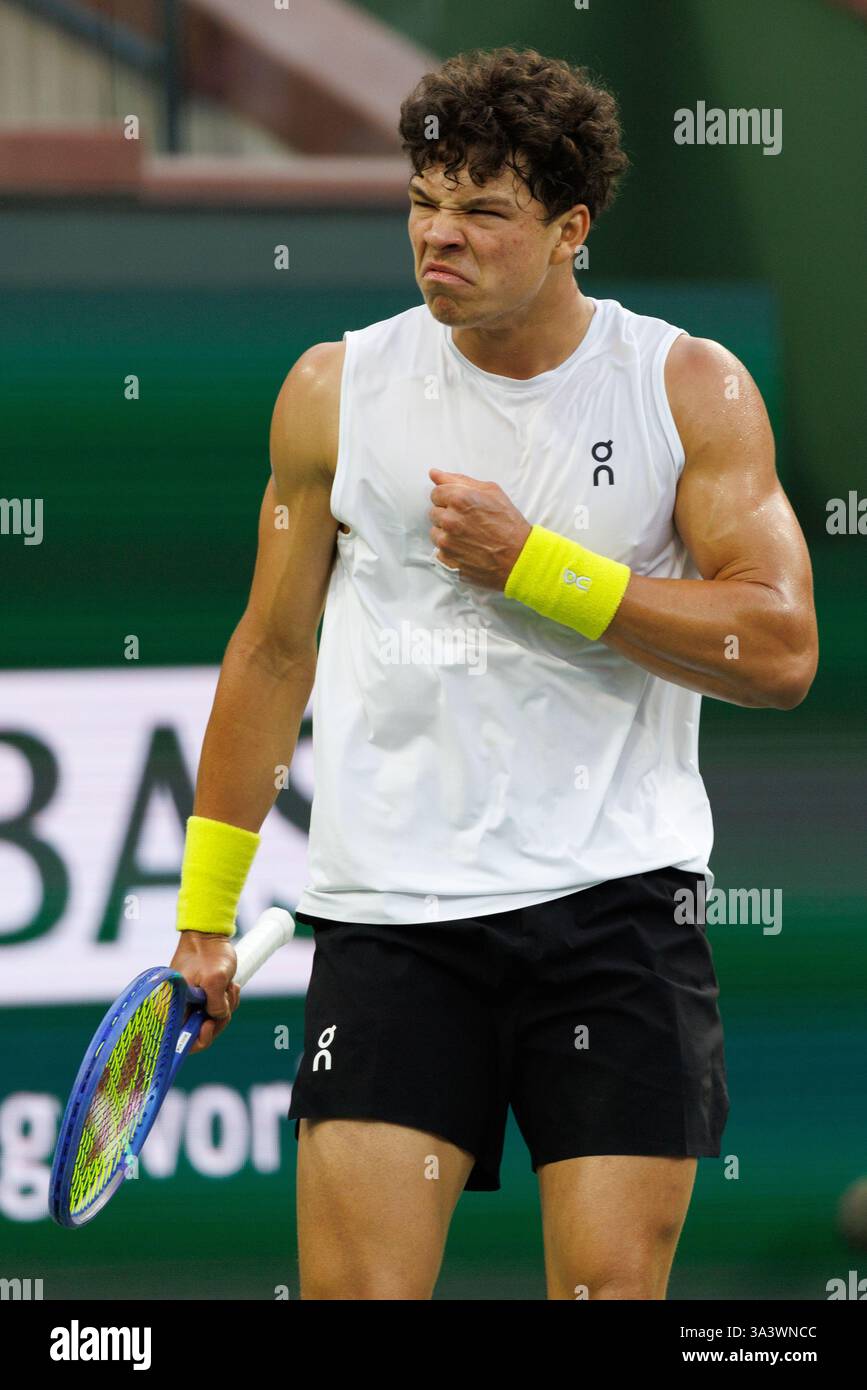 Indian Wells, USA. März 2025. 10. März 2025: Ben Shelton (USA) reagiert während des dritten Runde-Spiels gegen Karen Khachanov bei den BNP Paribas Open am 10. März 2025 im Indian Wells Tennis Garden in Indian Wells, Kalifornien. (Credit Image: © Mal Taam/Cal Sport Media/SIPA USA) Credit: SIPA US/Alamy Live News Stockfoto