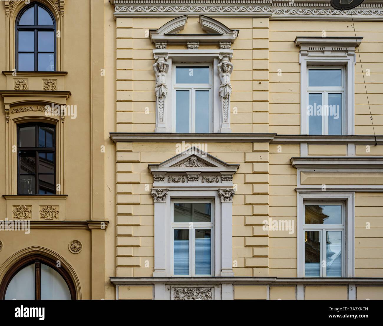Historische Hausfassade in der Altstadt von München, Bayern, Deutschland. Stockfoto