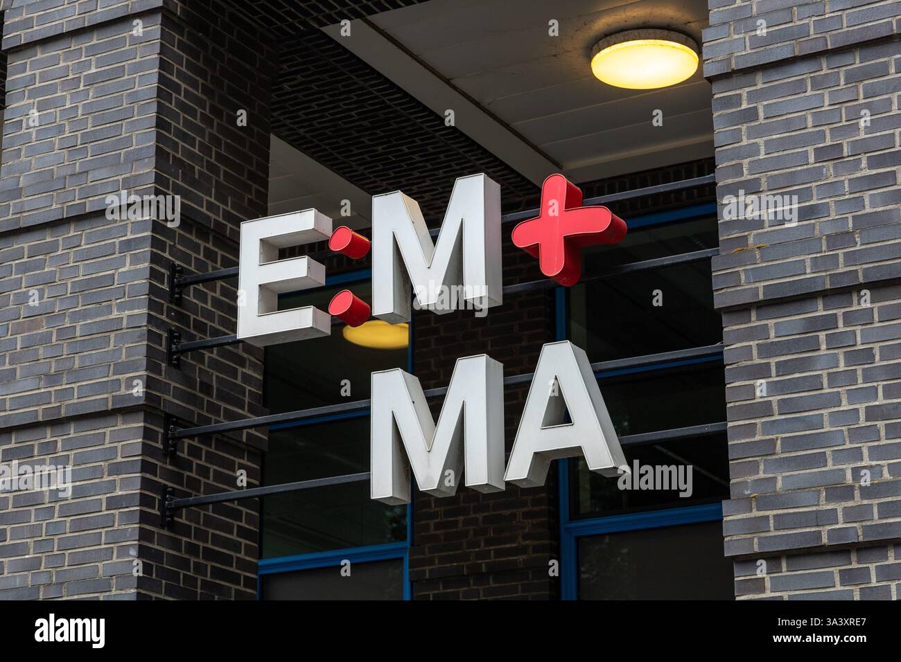 EMMA möchte zu einer nachhaltigen und integrativen Gesellschaft beitragen, in der jeder eine Stimme hat. Stockfoto