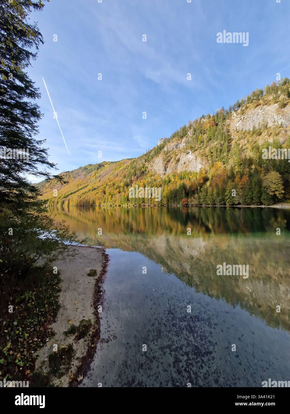 Herbst in Österreich - Smartphone-aufgenommenes Stockfoto