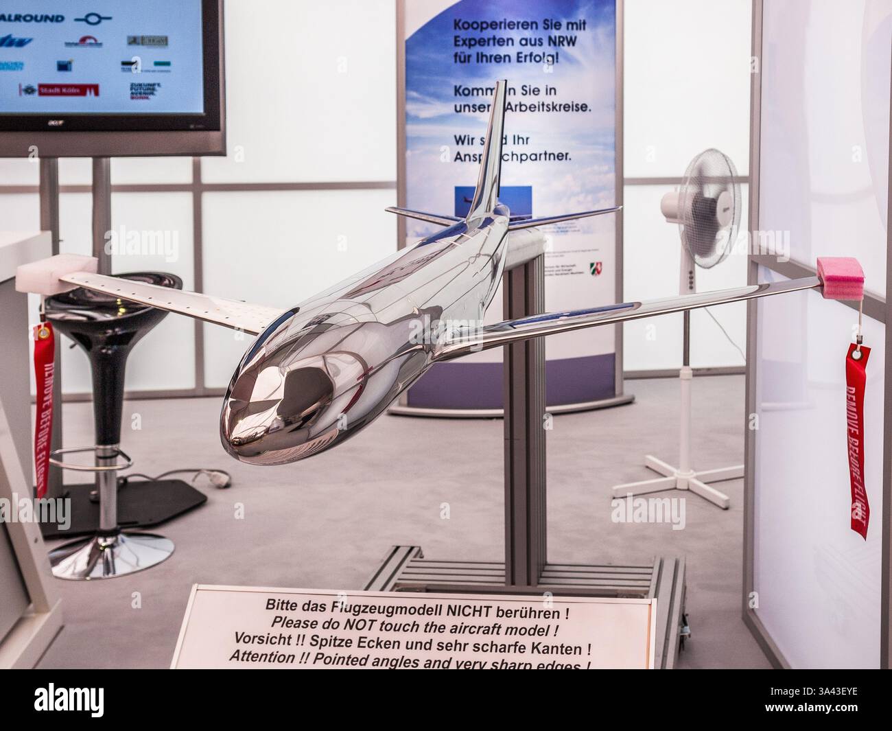 Belin, Deutschland - 11. Juni 2010: Airbus A310 1:30 Edelstahl-Windkanalmodell des ETW (European Transonic Wind Tunnel) auf der Berliner Flugschau 2010 Stockfoto