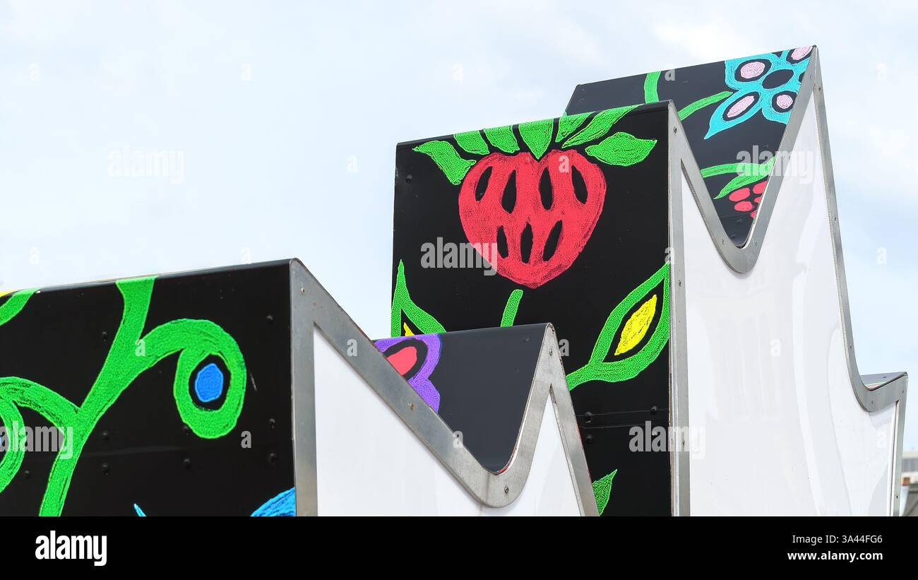 Detail des Ahornblatt-Schildes im dreidimensionalen Schild am Nathan Phillips Square. Stockfoto