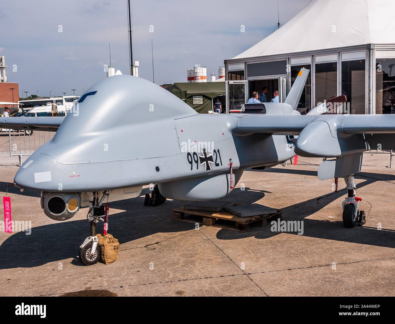 Heron unmanned aerial vehicle uav -Fotos und -Bildmaterial in hoher ...