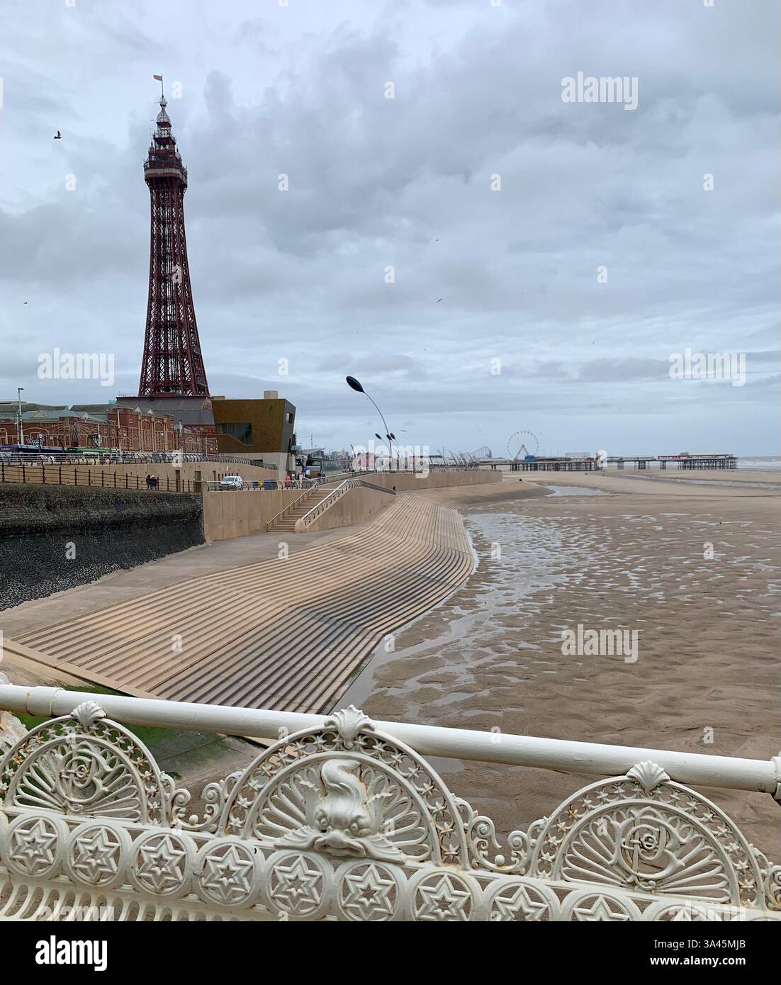 Blackpool Tower vom Blackpool North Pier - Smartphone-aufgenommenes Stockfoto Blackpool Tower vom Blackpool North Pier - Smartphone-aufgenommenes Stockfoto