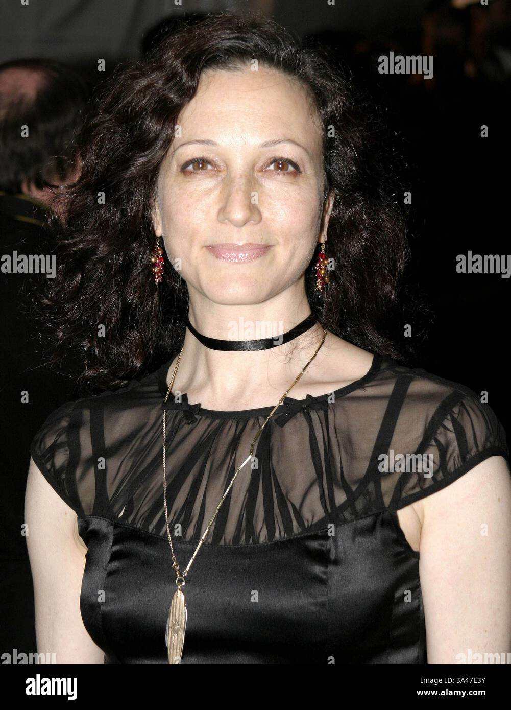 13. Juli 2005 – NEW YORK CITY 07-13-2005 – Bebe Neuwirth besucht New York Premiere des New Line Cinema Films „WEDDING CRASHERS“ im Ziegfeld Theatre .K4431AGM. ANTHONY G. MOORE-(Bild: © Globe Photos/ZUMAPRESS.com) Stockfoto