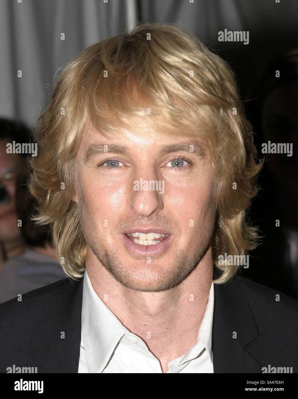 13. Juli 2005 – NEW YORK CITY 07-13-2005 Owen Wilson nimmt an der New Yorker Premiere des New Line Cinema Films ''WEDDING CRASHERS'' im Ziegfeld Theatre .K4431AGM Teil. ANTHONY G. MOORE-(Bild: © Globe Photos/ZUMAPRESS.com) Stockfoto